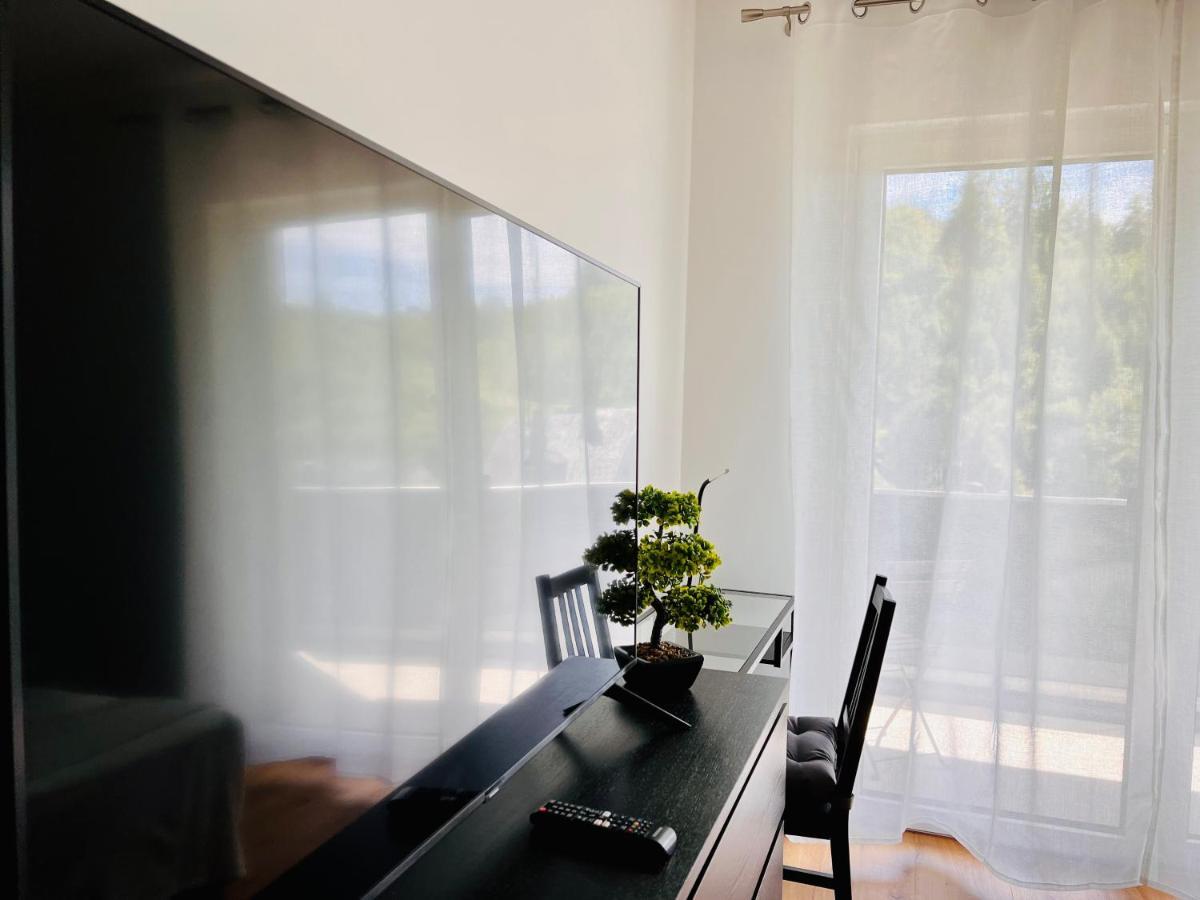 Idyllische Mit Balkon&ausblick Arzbach